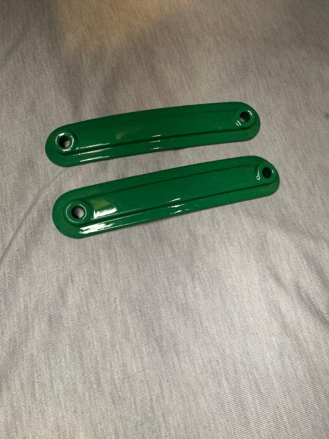 Gloss Green 10 inch klockworks Windshield Accent Brackets for 2024+ Harley Davidson Road Glide