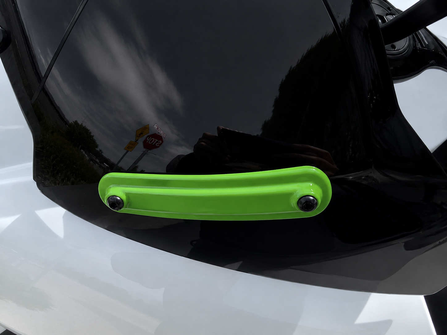 Neon Green Windshield Accent Brackets for 2024+ Harley-Davidson Road Glide ( fits 10 inch Klock Works Windshield)