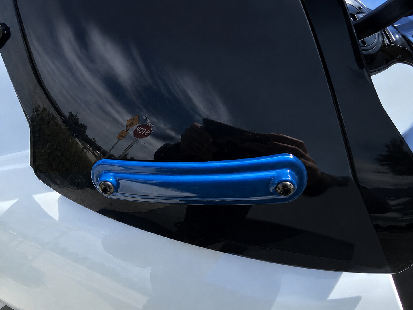 Gloss Blue 10 inch klockworks Windshield Accent Brackets for 2024+ Harley Davidson Road Glide