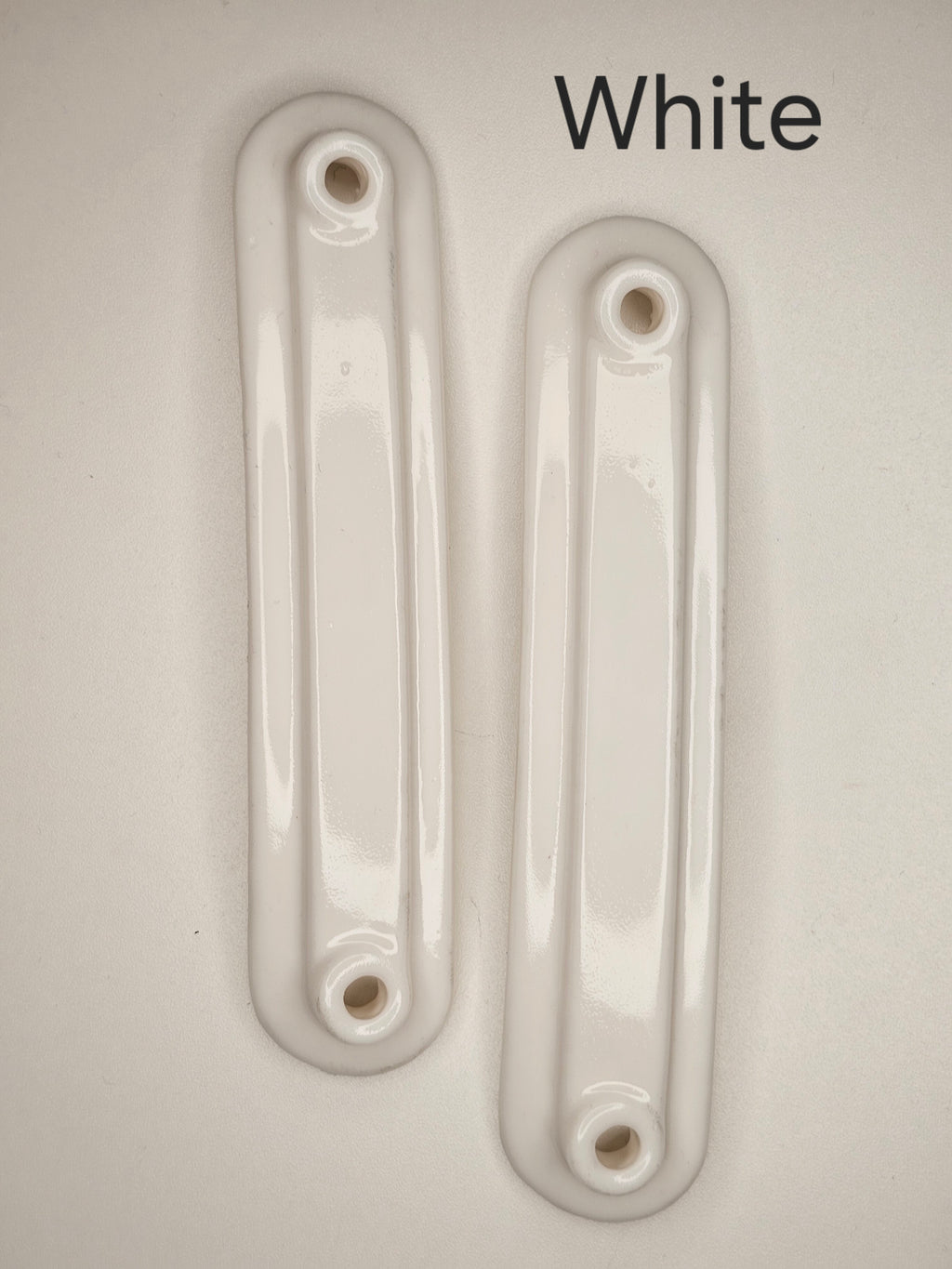 White Windshield Accent Brackets for 2024+ Harley-Davidson Road Glide ( fits 10 inch Klock Works Windshield)